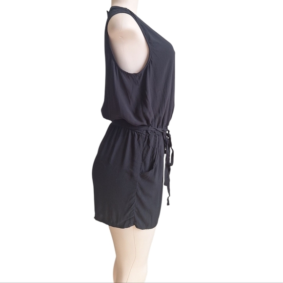 Bebop Be You Be Free Black Sleeveless Rayon Belted Romper, Size Large - Picture 3 of 9